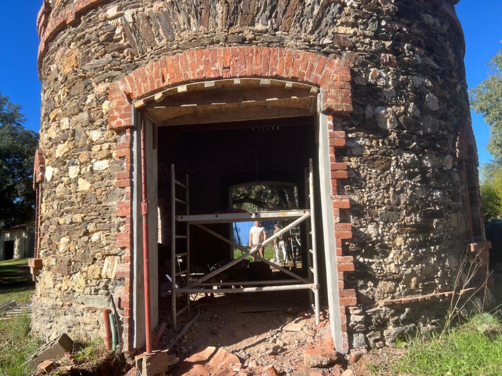 Renovation Tours Château en cours