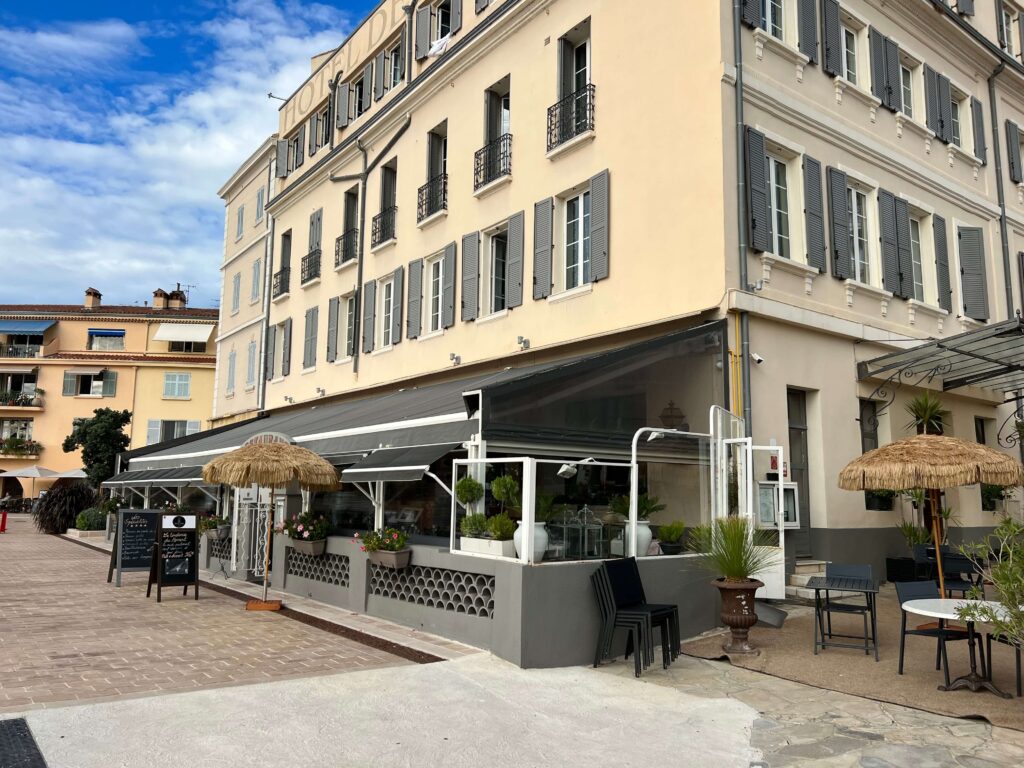 Renovation terrasse Hôtel Tour Sanary sur mer